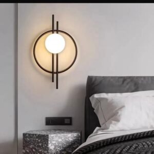APPLIQUE MURALE NOIRE ET DOREE-LUMINAIRE GEOMETRIQUE AVEC GLOBE
