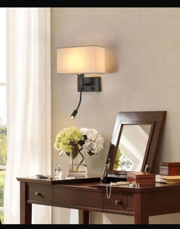 APPLIQUE MURALE MODERNE AVEC LISEUSE-LUMINAIRE DOUBLE POUR CHAMBRE D'HOTEL OU SALON – Image 3