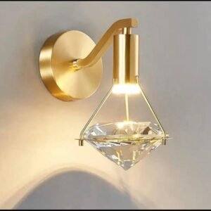 APPLIQUE MURALE EN CRISTAL ET METAL DORE-LUMINAIRE DE LUXE