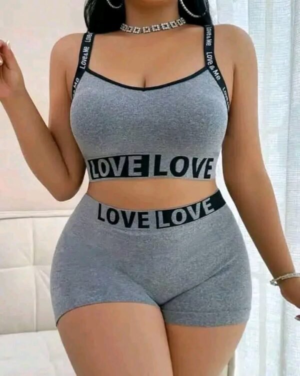 Body short femme “LOVE” – Coton stretch gris, confortable et tendance