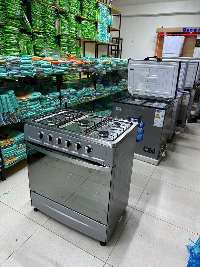 Cuisinière à Gaz 5 Feux avec Four - Design Inox et Grande Capacité de Cuisson