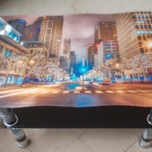 Table basse en verre avec impression de ville lumineuse